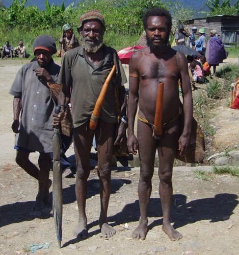 Homes de tribos africanas